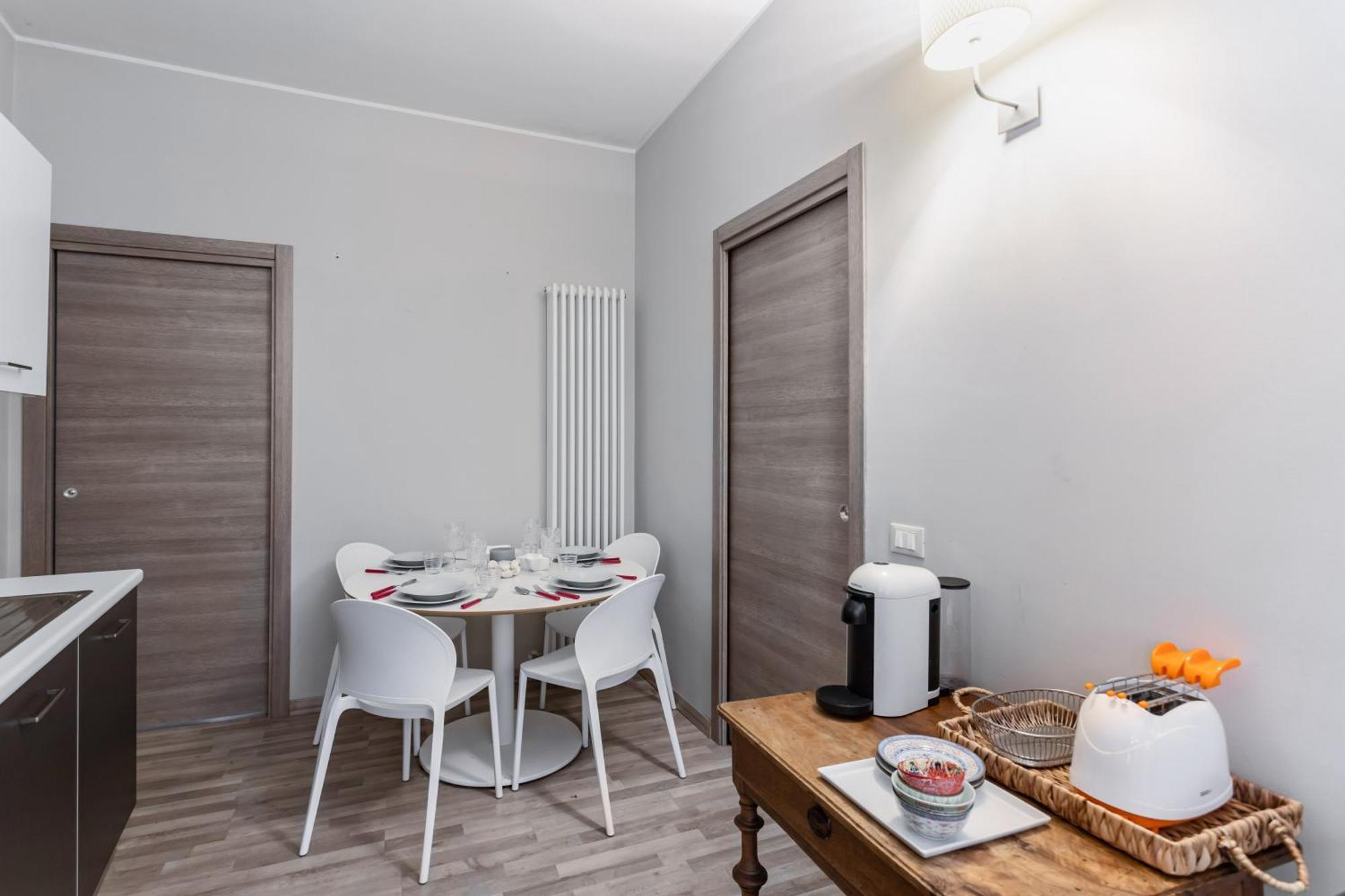 Casa Ugo - Pavia City Center - By Host4U Apartment Exterior photo